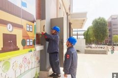 南方电网云南曲靖陆良供电局主动上门服务 护航学校用电安全